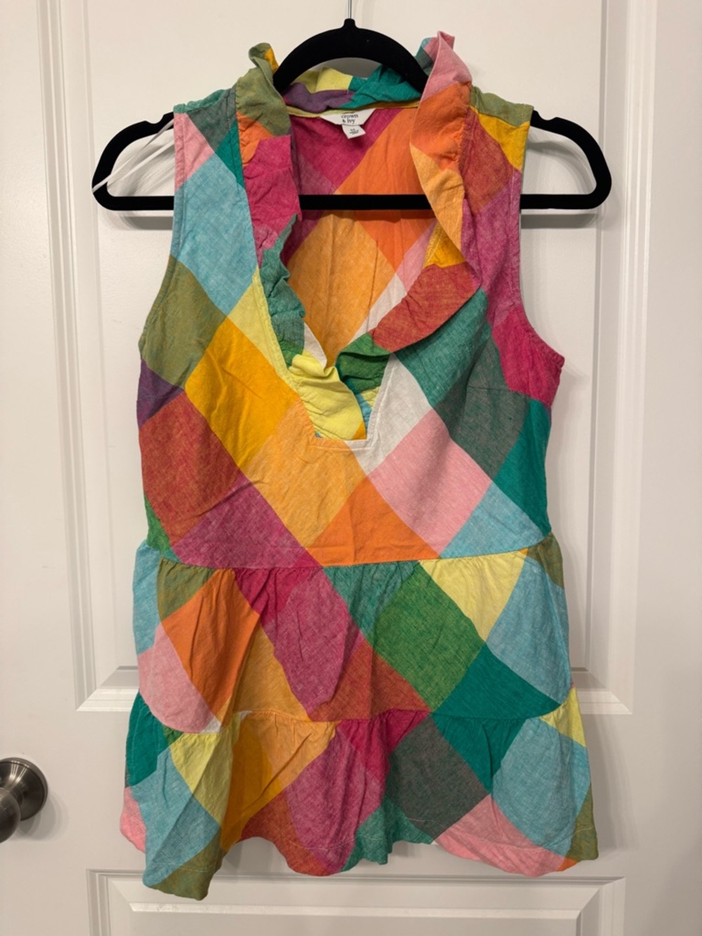 crown & ivy Multicolor Ruffled V-Neck Sleeveless Blouse